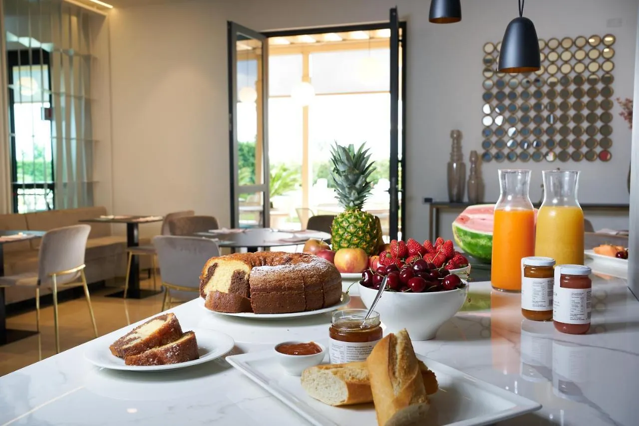 Hotel Omnia Noventa di Piave 4*,
