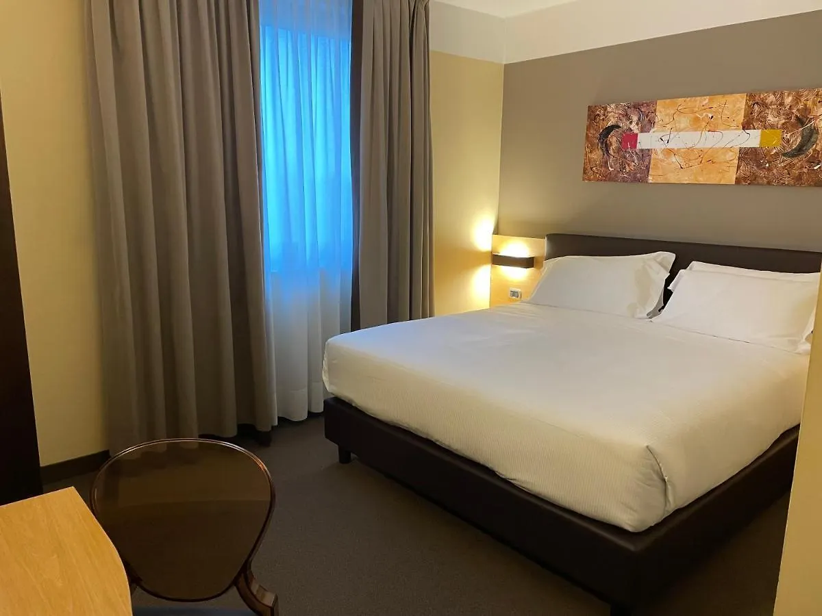 Hotel Omnia Noventa di Piave 4*,